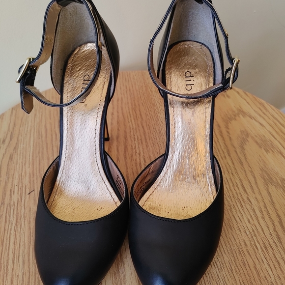 Diba Black heels with gold detailing shoes size 6.5 - Picture 6 of 11